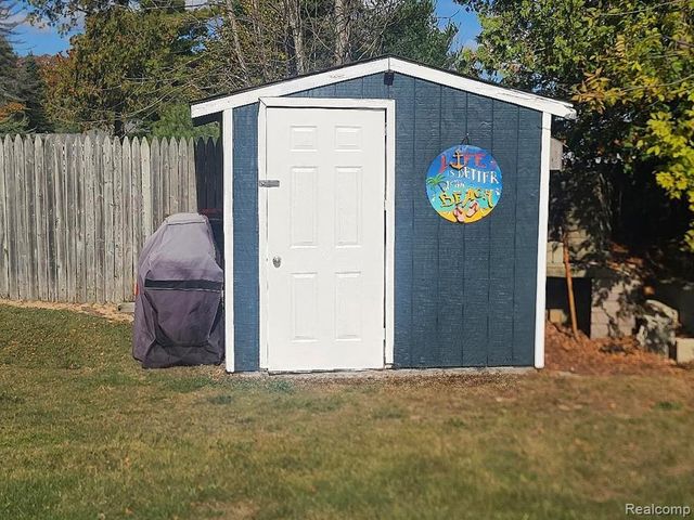 7710 N Us Highway 23, Oscoda, MI 48750