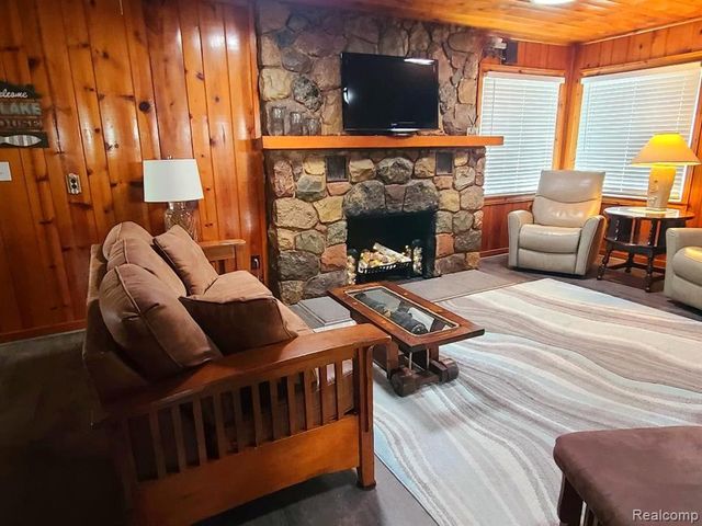 7710 N Us Highway 23, Oscoda, MI 48750