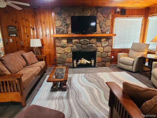 7710 N Us Highway 23, Oscoda, MI 48750