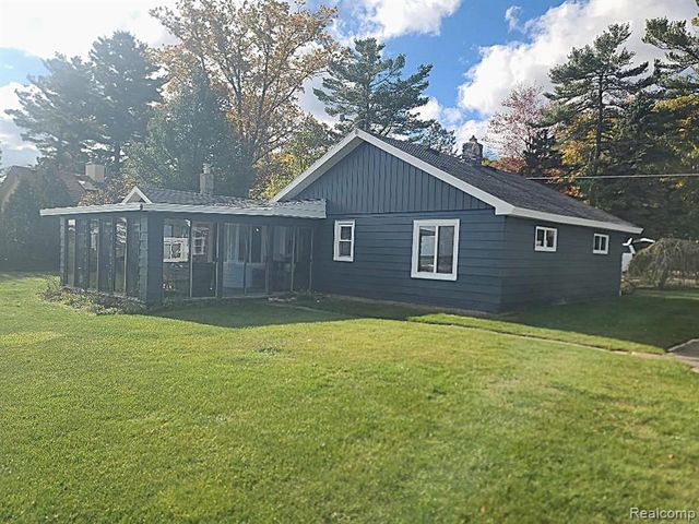 7710 N Us Highway 23, Oscoda, MI 48750