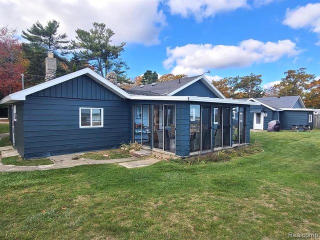 7710 N Us Highway 23, Oscoda, MI 48750