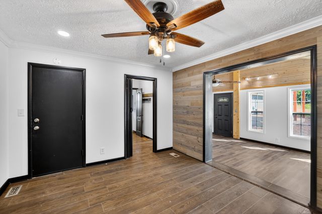 204 Homeward Ave, Winchester, TN 37398