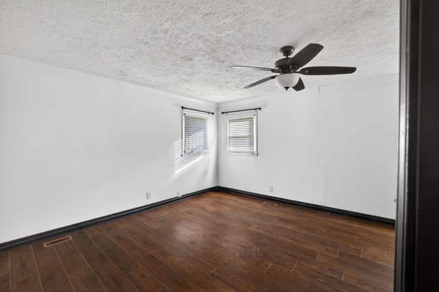 204 Homeward Ave, Winchester, TN 37398