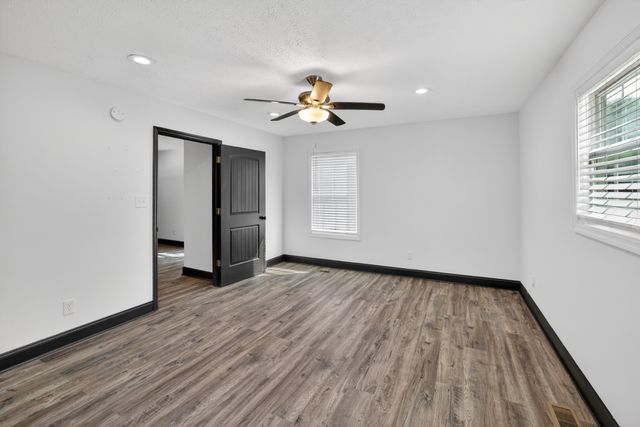 204 Homeward Ave, Winchester, TN 37398