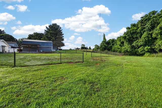 204 Homeward Ave, Winchester, TN 37398