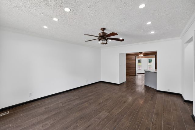 204 Homeward Ave, Winchester, TN 37398
