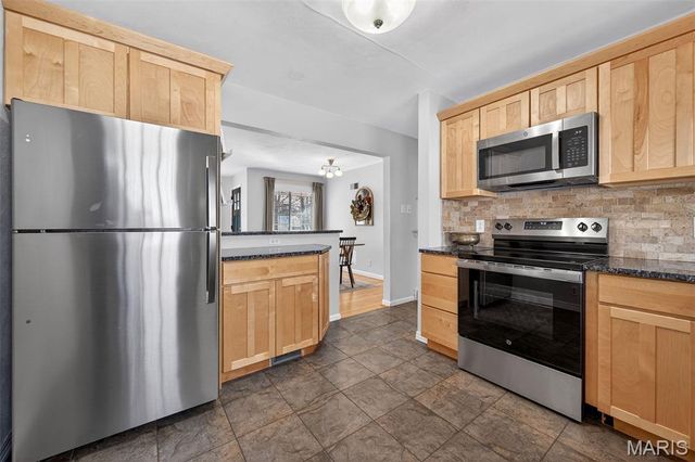 1335 Pinetree Lane, Webster Groves, MO 63119