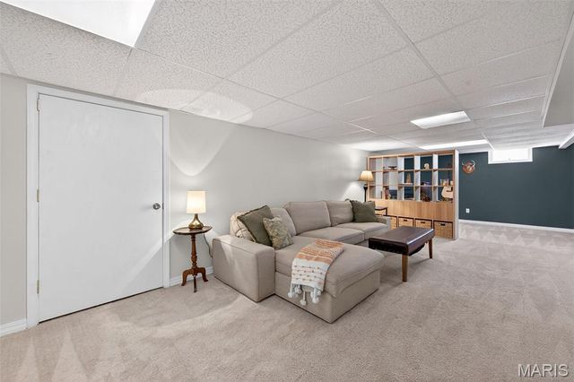 1335 Pinetree Lane, Webster Groves, MO 63119