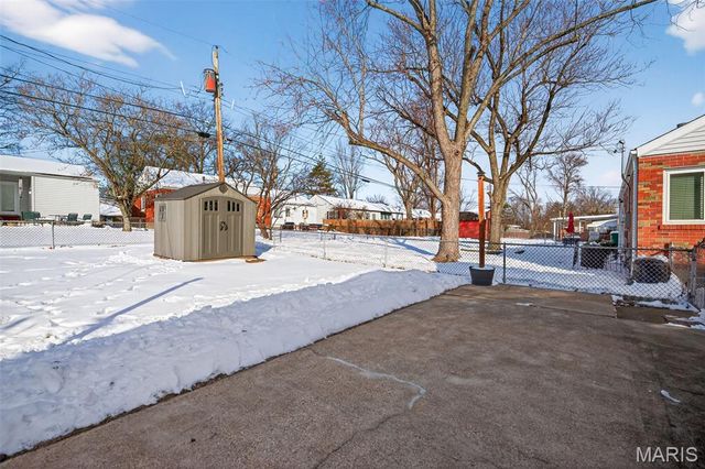 1335 Pinetree Lane, Webster Groves, MO 63119