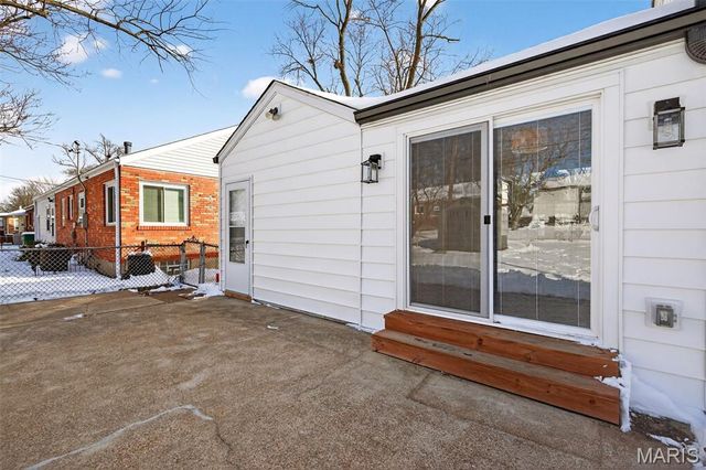 1335 Pinetree Lane, Webster Groves, MO 63119