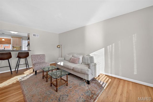 1335 Pinetree Lane, Webster Groves, MO 63119