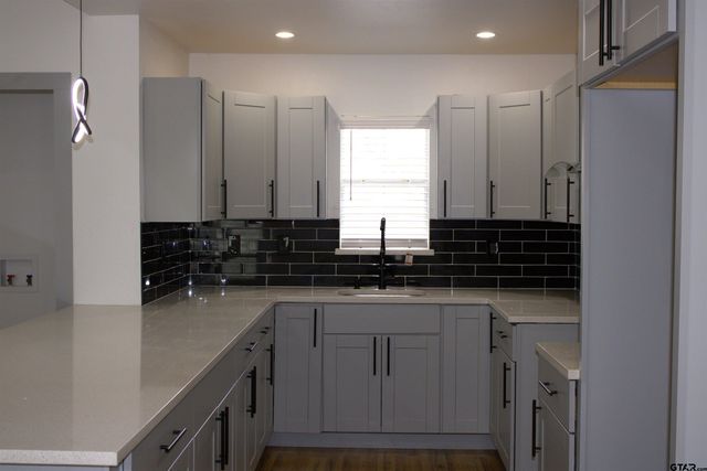 515 N Oleander St, Grand Saline, TX 75140