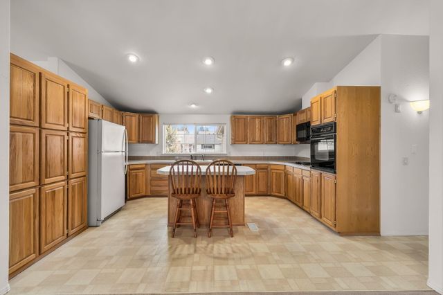 2325 NE Wintergreen Drive, Bend, OR 97701