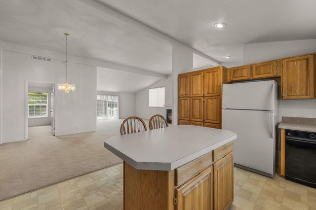 2325 NE Wintergreen Drive, Bend, OR 97701