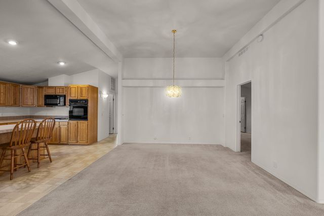 2325 NE Wintergreen Drive, Bend, OR 97701