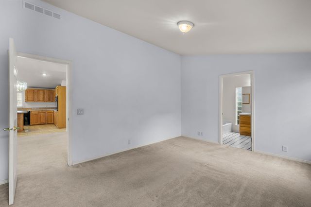 2325 NE Wintergreen Drive, Bend, OR 97701