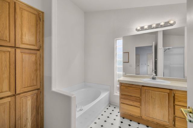 2325 NE Wintergreen Drive, Bend, OR 97701