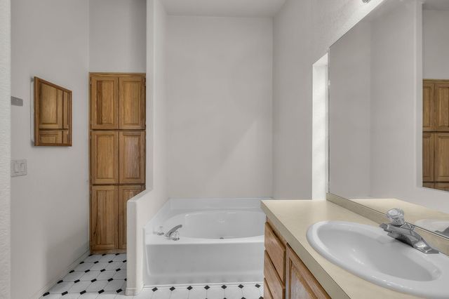 2325 NE Wintergreen Drive, Bend, OR 97701