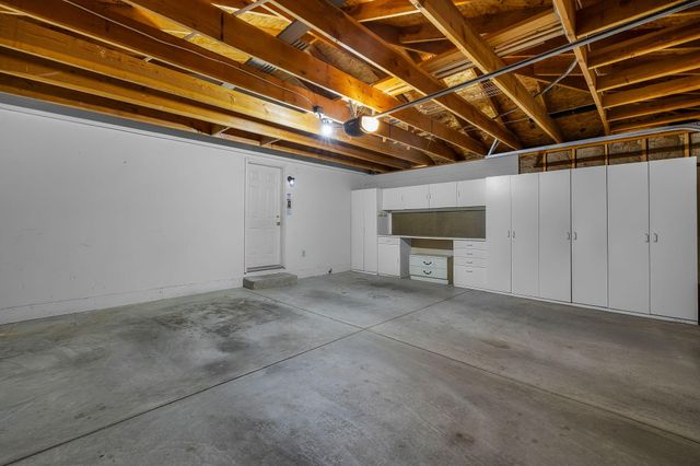 2325 NE Wintergreen Drive, Bend, OR 97701