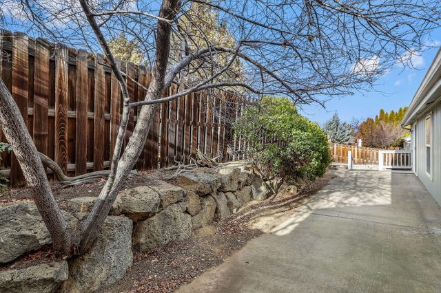 2325 NE Wintergreen Drive, Bend, OR 97701