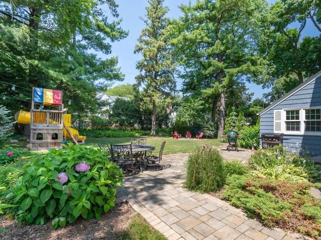 220 Holly Road, Hopkins, MN 55343