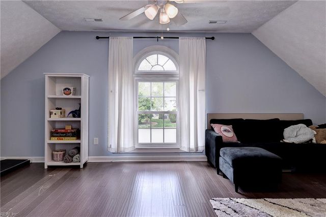 103 Bennington CT, Yorktown, VA 23693