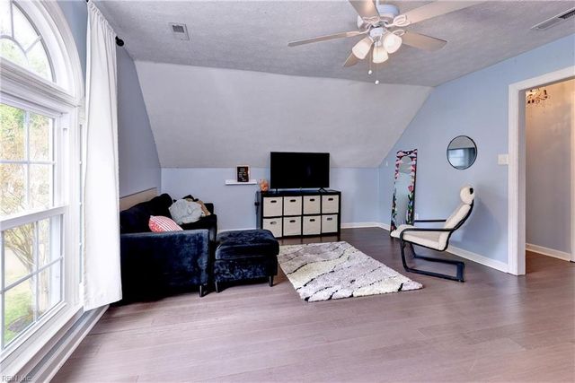 103 Bennington CT, Yorktown, VA 23693