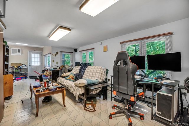 1400 Route 44, Pleasant Valley, NY 12569