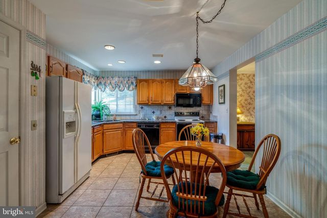 50 BRIARGATE PL, Millersville, PA 17551