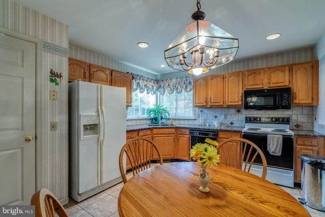 50 BRIARGATE PL, Millersville, PA 17551