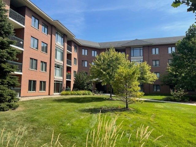 875 E 22nd Street 220, Lombard, IL 60148