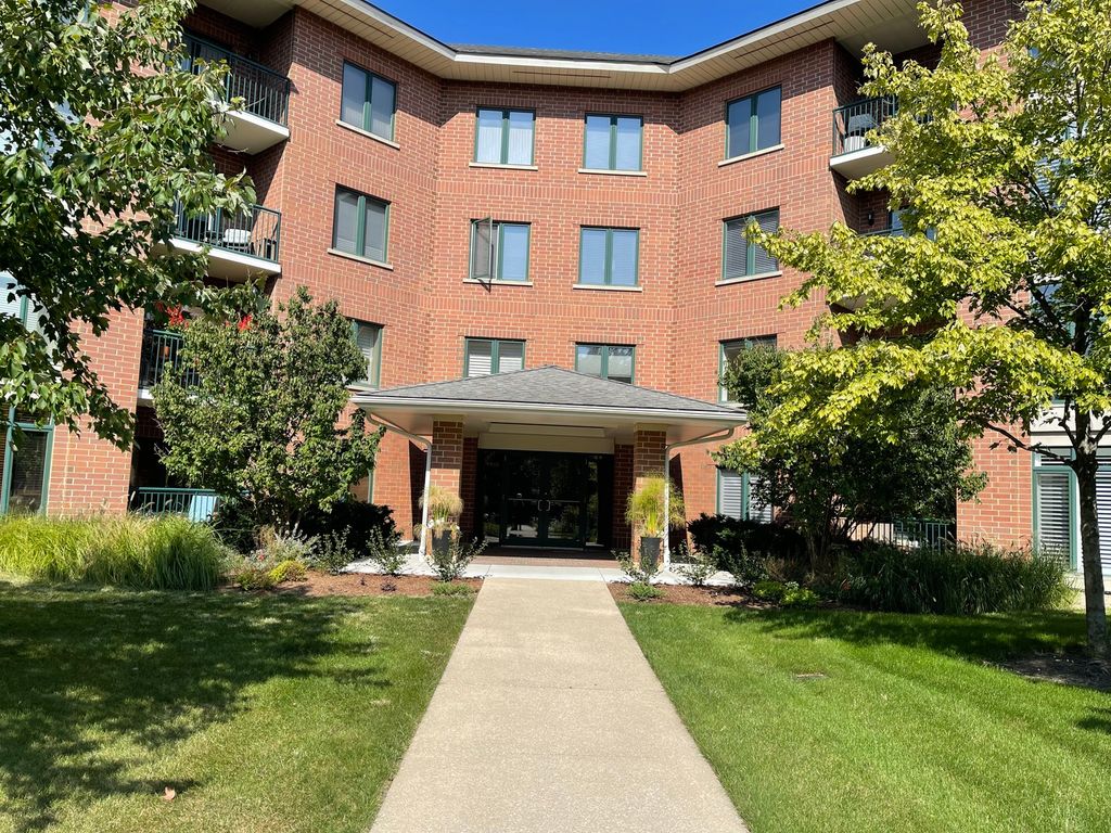 875 E 22nd Street 220, Lombard, IL 60148