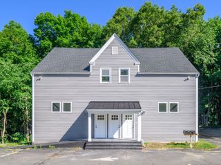 5 Riverside Road, Newtown, CT 06482