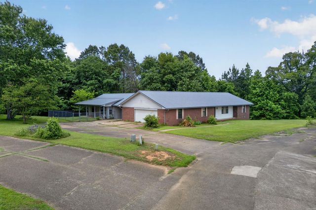 103 Twin Oaks Drive, Arkadelphia, AR 71923