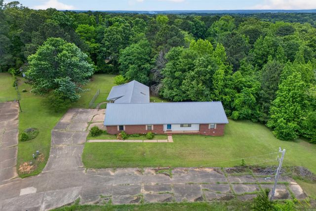 103 Twin Oaks Drive, Arkadelphia, AR 71923