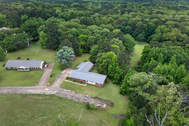 103 Twin Oaks Drive, Arkadelphia, AR 71923