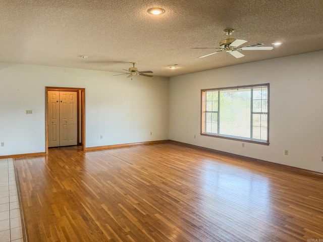 103 Twin Oaks Drive, Arkadelphia, AR 71923