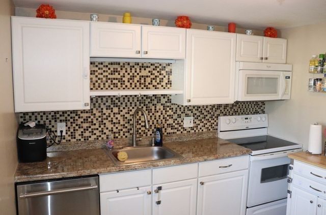 2 Genetti Circle 2, Bedford, MA 01730