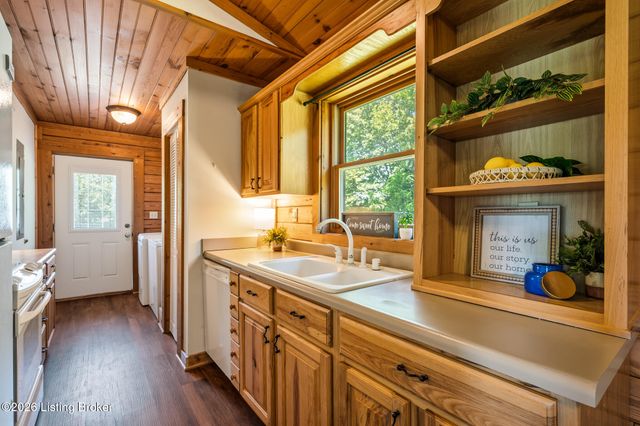 130 Marbrook Ln, Finchville, KY 40022