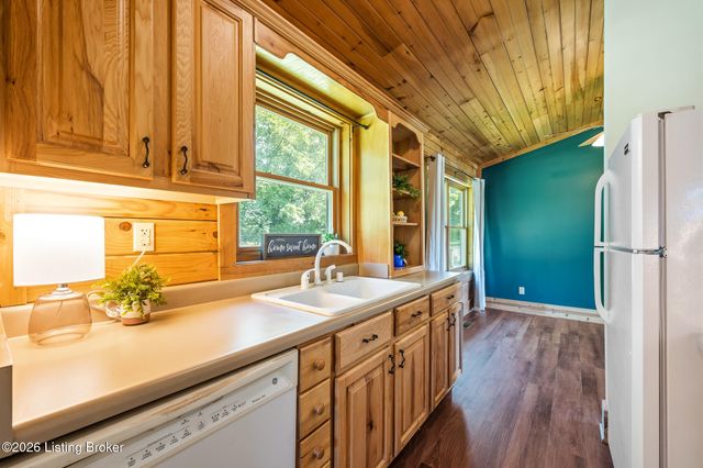 130 Marbrook Ln, Finchville, KY 40022
