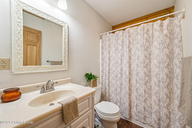 130 Marbrook Ln, Finchville, KY 40022