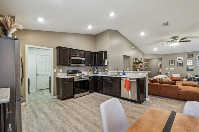 105 BLUE ALICE SPRING COURT, Ruskin, FL 33570