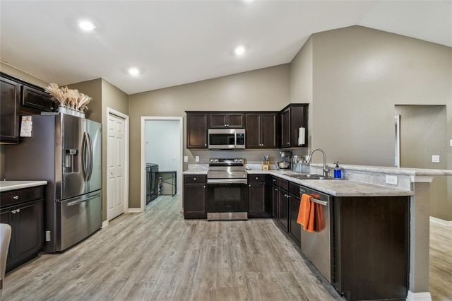 105 BLUE ALICE SPRING COURT, Ruskin, FL 33570