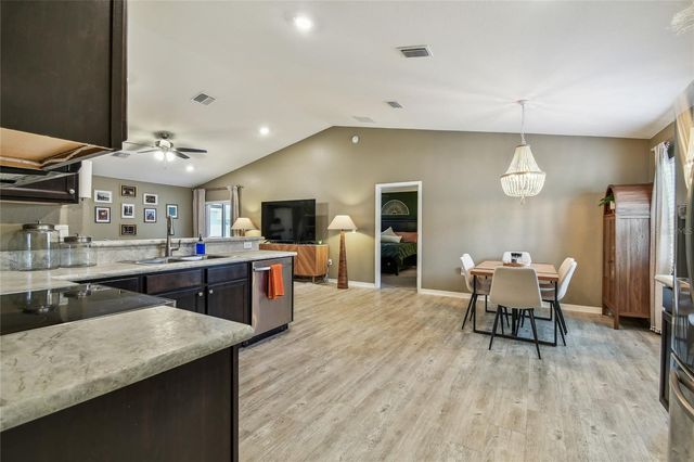 105 BLUE ALICE SPRING COURT, Ruskin, FL 33570