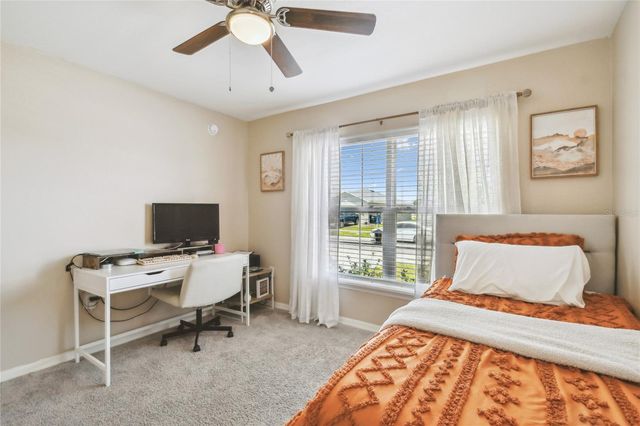 105 BLUE ALICE SPRING COURT, Ruskin, FL 33570