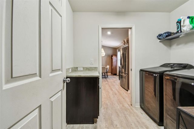 105 BLUE ALICE SPRING COURT, Ruskin, FL 33570