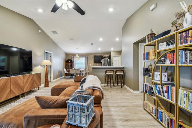 105 BLUE ALICE SPRING COURT, Ruskin, FL 33570