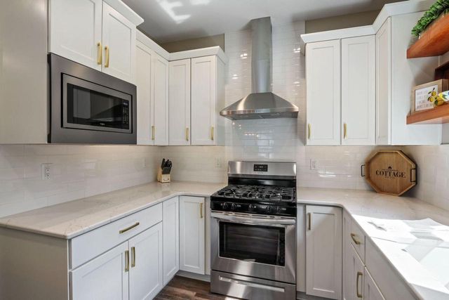 787 Odsila WAY, Fontana, WI 53125