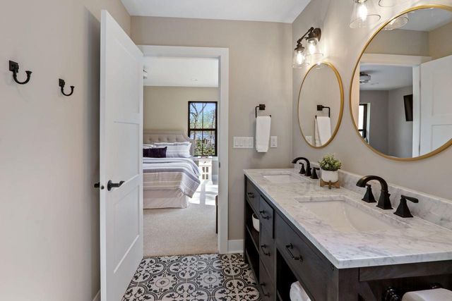 787 Odsila WAY, Fontana, WI 53125