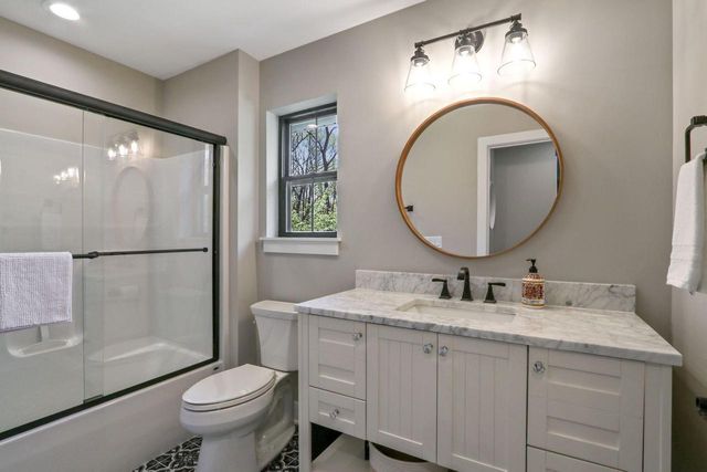 787 Odsila WAY, Fontana, WI 53125